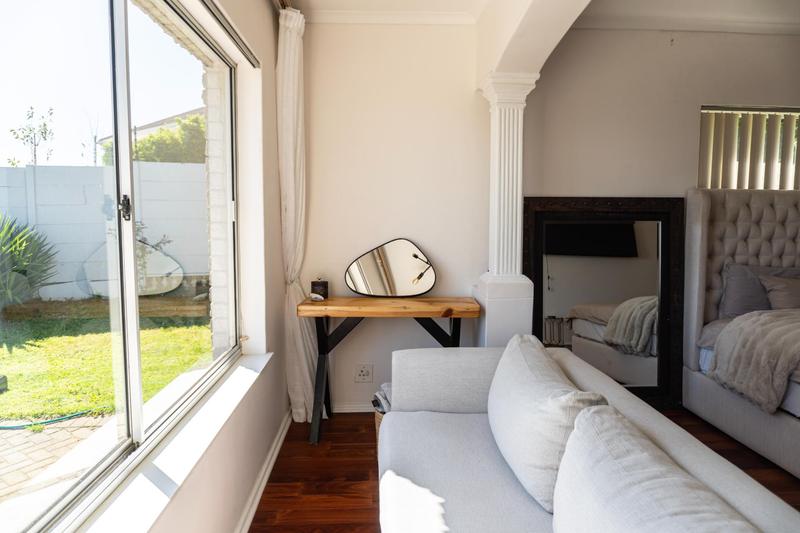 6 Bedroom Property for Sale in Plattekloof Western Cape